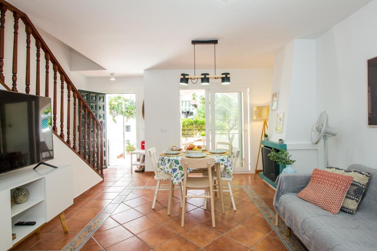 A Cozy And Elegant Townhouse Across The Beach Torre de Benagalbon Exterior foto