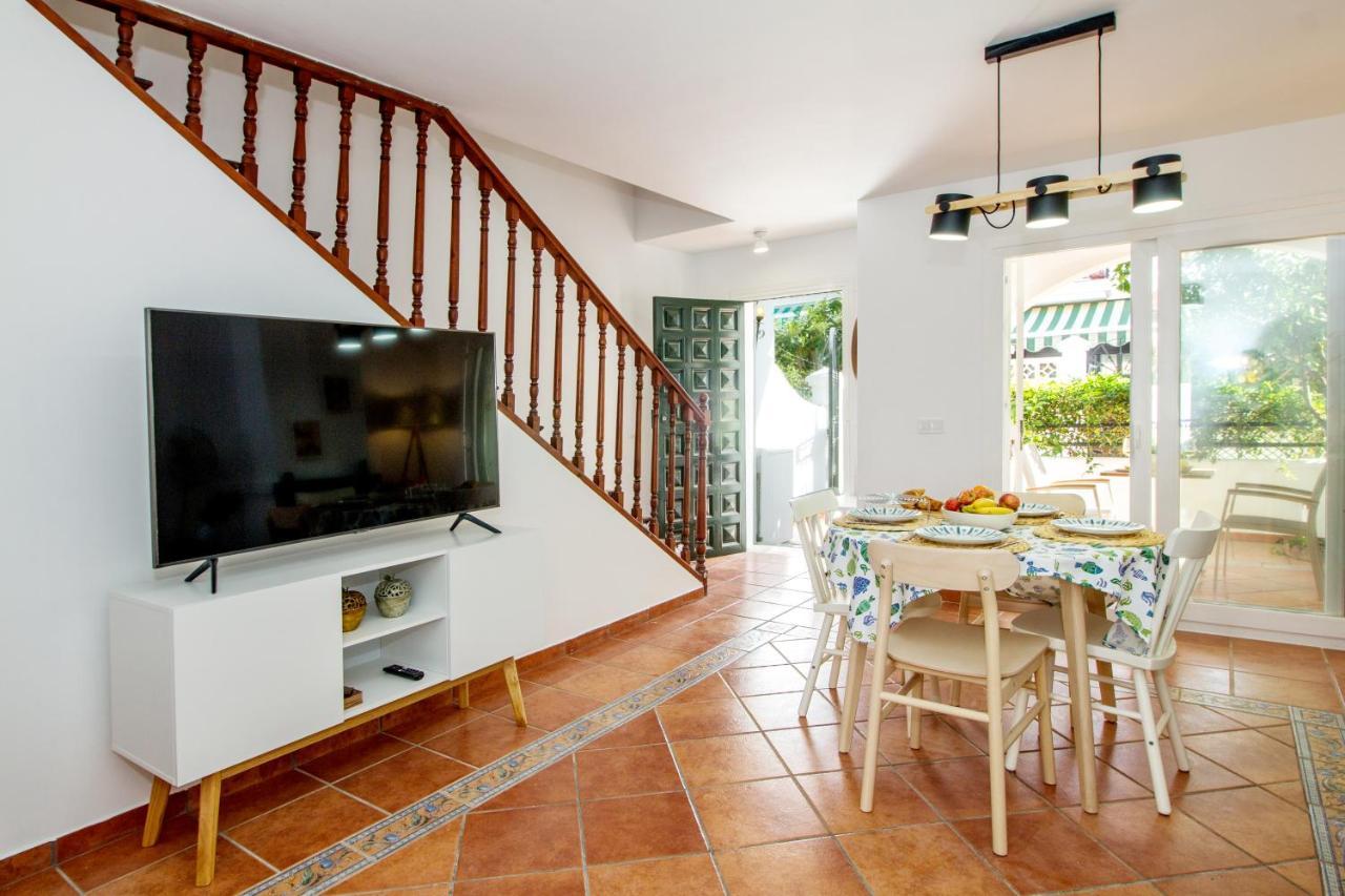 A Cozy And Elegant Townhouse Across The Beach Torre de Benagalbon Exterior foto